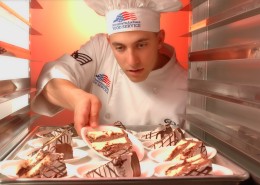 正在做饭的厨师图片