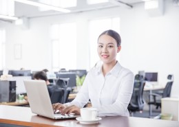 正在工作的企业白领图片大全