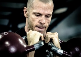 运动的男人图片