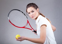 打网球的运动员图片