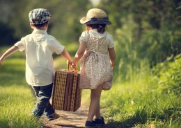 两小无猜的小孩图片