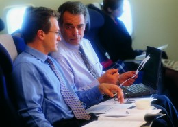 白领工作交谈图片