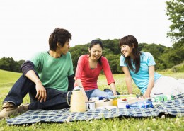 朋友户外野餐图片