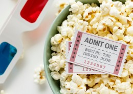 淡黄色的爆米花图片