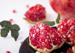 香甜可口的长寿果石榴图片