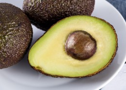 营养价值超高的绿色牛油果图片