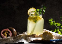 原汁原味的水果果汁图片