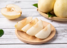 清甜多汁的雪梨图片