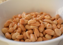 好吃的花生米图片