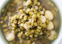 夏季解暑冰镇绿豆汤图片