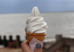 冰凉爽口的冰激凌图片