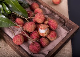 时令新鲜水果荔枝图片