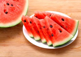 香甜可口的切片西瓜图片