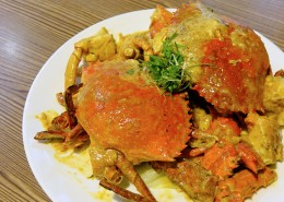 鲜嫩肥美的大闸蟹图片