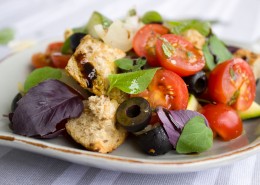 营养的蔬菜沙拉图片