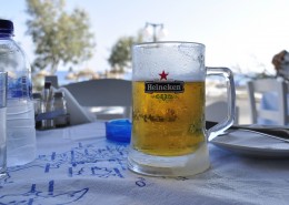 玻璃杯中的啤酒图片大全