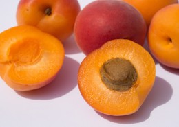 酸甜可口的杏图片