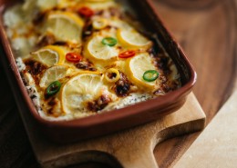 美味的柠檬鱼砂锅图片