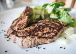 新鲜美味的牛肉图片