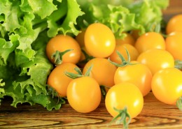 红色和黄色圣女果图片