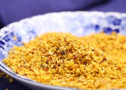 金色干制菊花茶图片