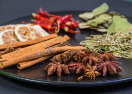 厨房里的调味料香料图片