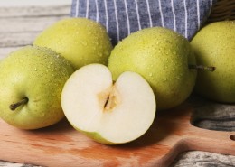 诱人的酸梨图片