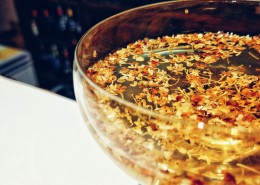 香喷喷的桂花酒图片