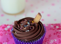 巧克力味的甜点图片