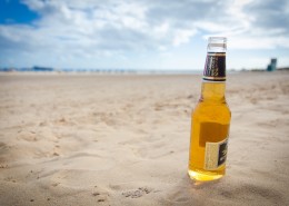 夏日酷爽清凉啤酒图片