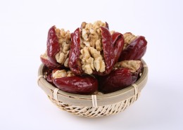好吃的红枣加核桃图片