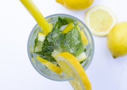 可口的柠檬水图片