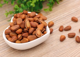 好吃的松子图片