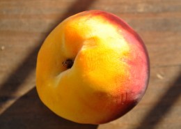 新鲜好吃的水蜜桃图片