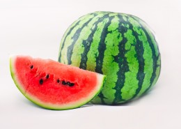 新鲜清凉解暑切开的西瓜图片大全