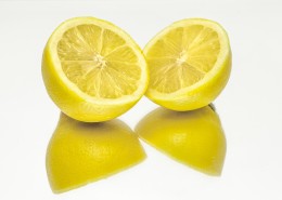切开的柠檬图片