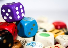 各种颜色的骰子图片