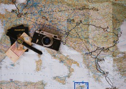 纸质的地图图片