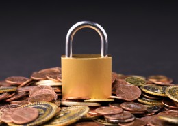 钱币与锁寓意资产与安全图片大全