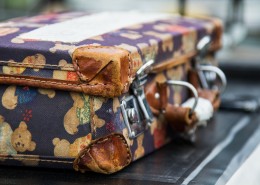 老式的行李箱图片