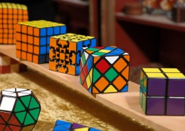 好玩的魔方玩具图片