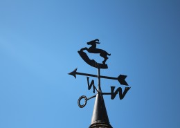 屋顶上的风向标图片