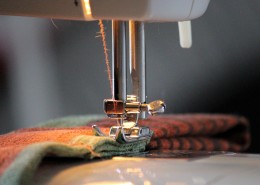 正在工作的缝纫机图片大全