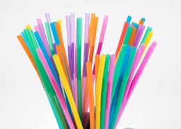 五颜六色的吸管图片