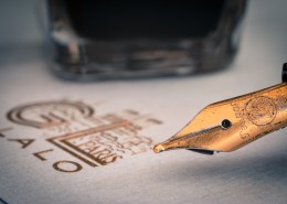 做工精巧的钢笔图片