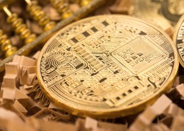 黄灿灿的金币图片