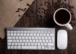 简洁的鼠标和键盘图片