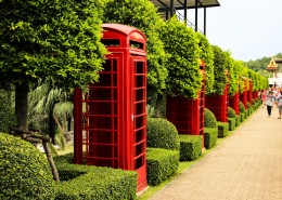 红色的电话亭图片
