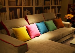 各种颜色的抱枕图片