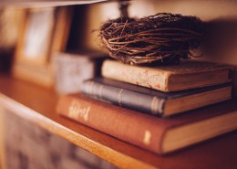 排列整齐的书籍图片